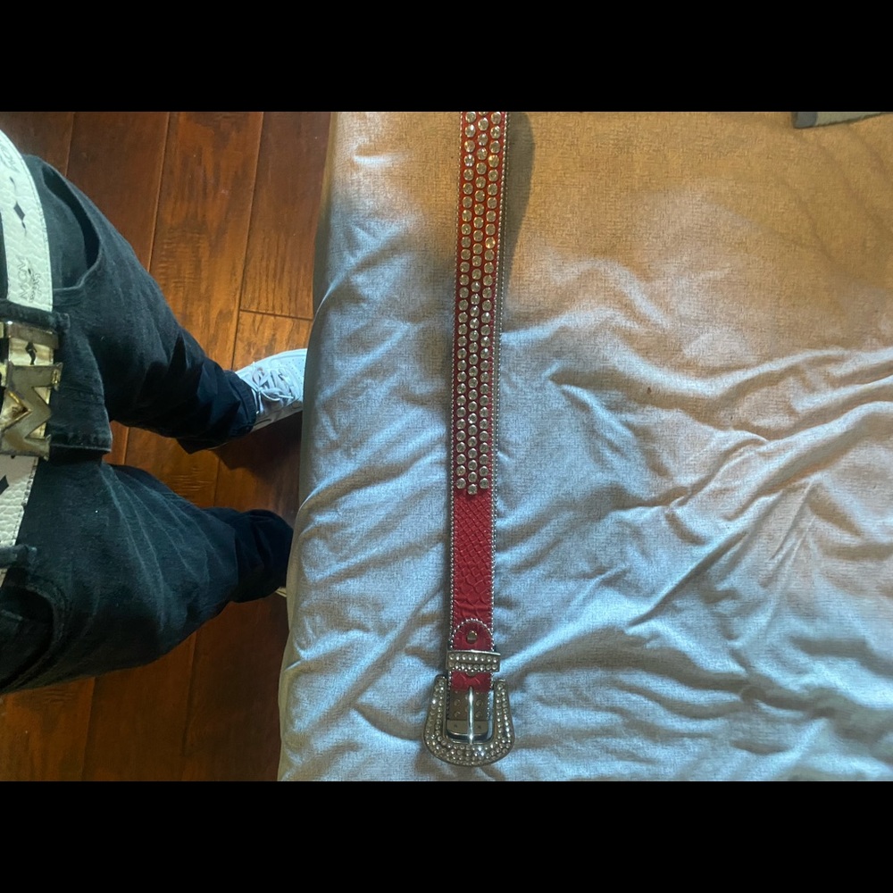 Brand new DNA belt bought for $150 will sell for $100 trades available